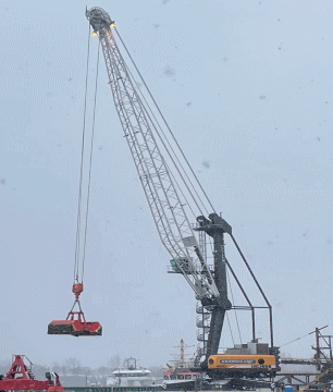 Liehberr LHM 420 Mobile Harbour Crane